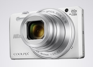 Nikon S7000